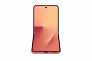 Samsung Galaxy Z Flip 7 — Coral Red