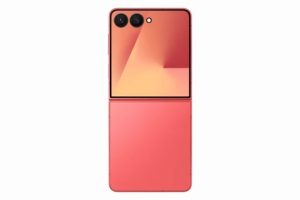 Samsung Galaxy Z Flip 7 — Coral Red